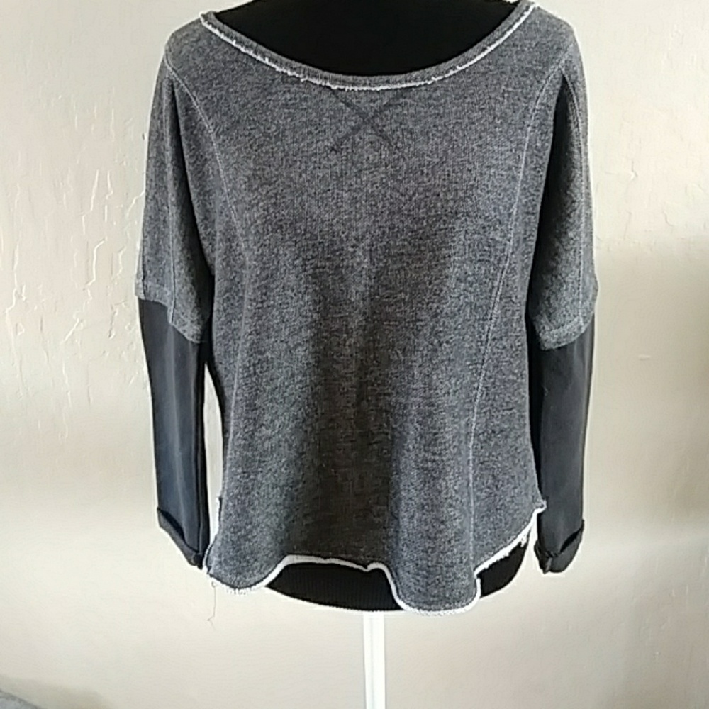 Weekend by Andrea Jovine layered look boxy top